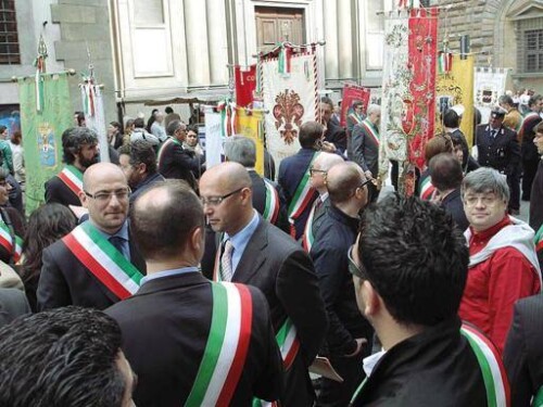 Toscana, gradimento in calo di sindaci e governatore: una debacle. Promosso Biffoni
