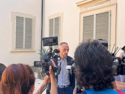 Campi Bisenzio, il sindaco Emiliano Fossi si dimette e si candida alle politiche
